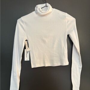 Aritzia White Long Sleeve Crop Tee